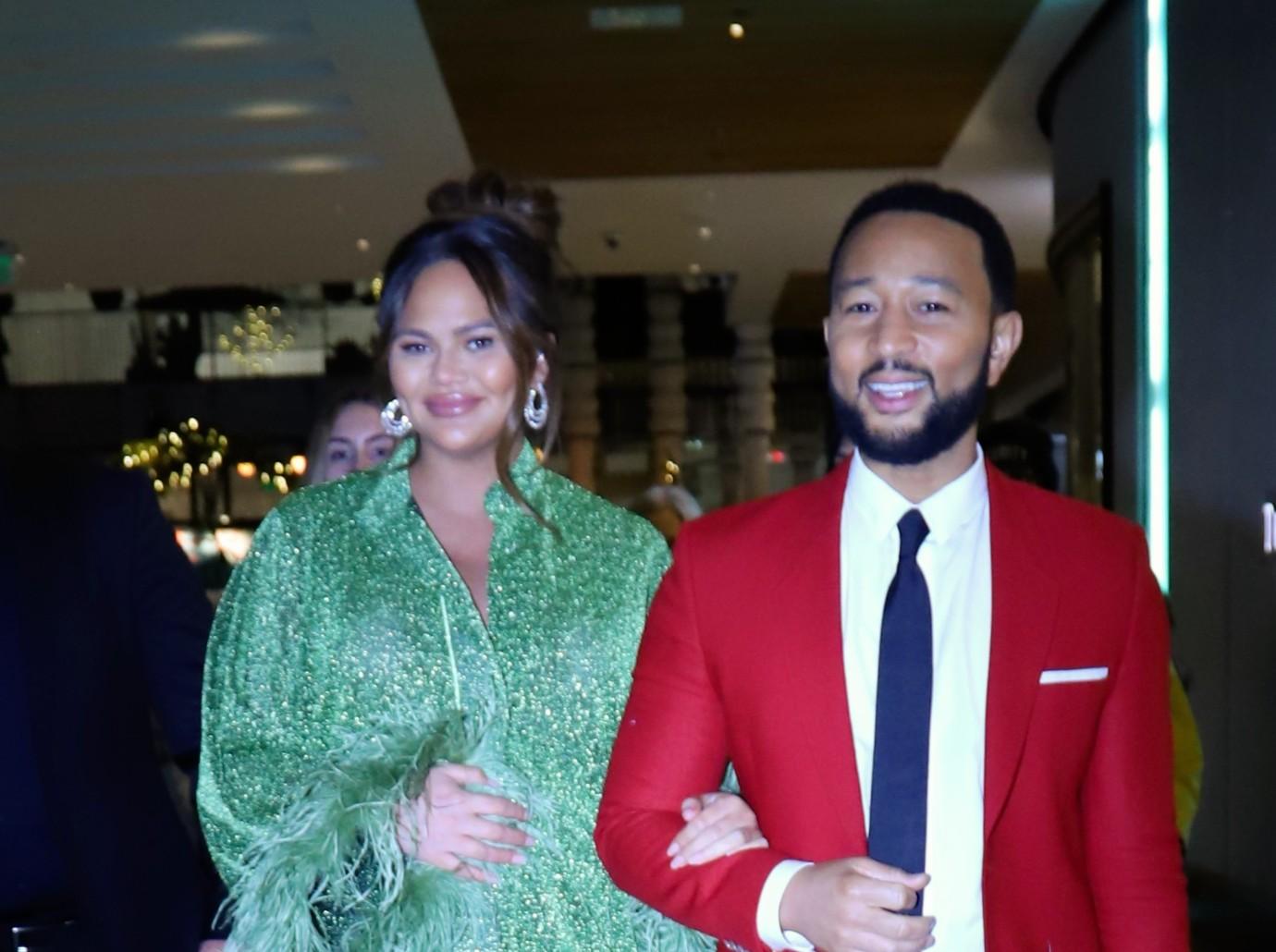 john legend takes over chrissy teigens instagram