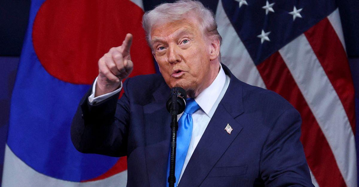 image of Photos showed Donald Trump and Andrew together with Jeffrey Epstein in 2000.