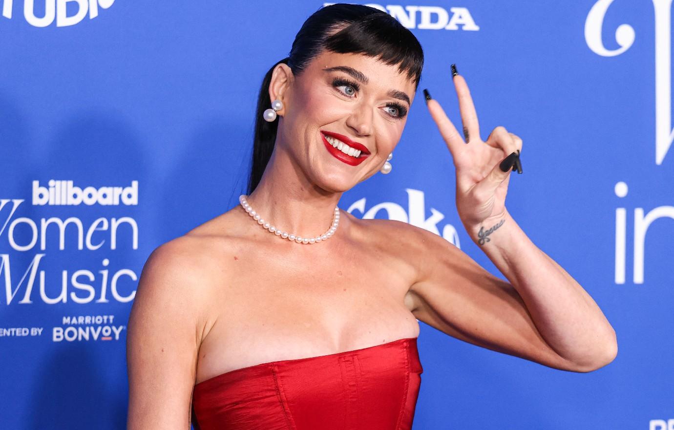 katy perry post