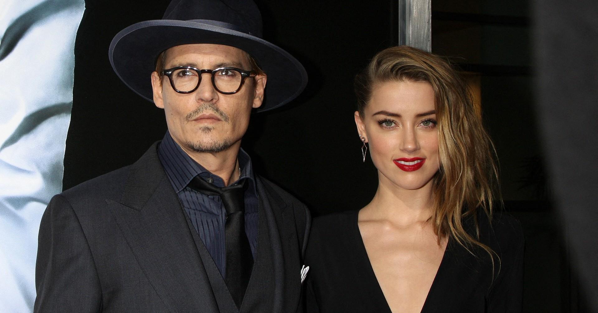 johnny depp hanging witness amber heard trial embarrassed lawyer