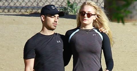 Joe jonas dating sophia turner workout together h