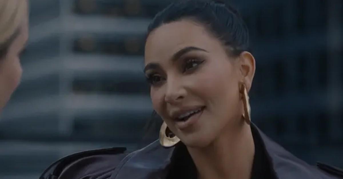See Kim Kardashian Run Off SNL Stage for Her Quick Wardrobe Change