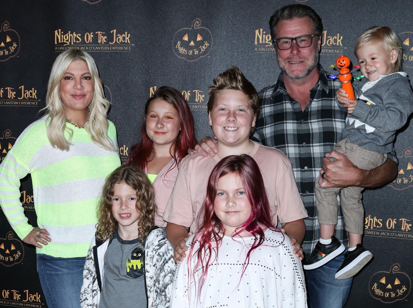 dean mcdermott serious divorcing tori spelling despite deleting announcement