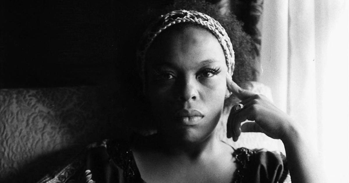 roberta flack dead  singer passed peacefully surrounded by family