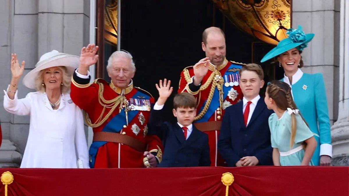 image of royal family 