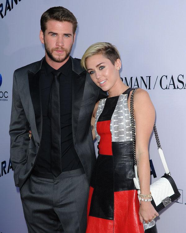 Miley cyrus liam hemsworth support00