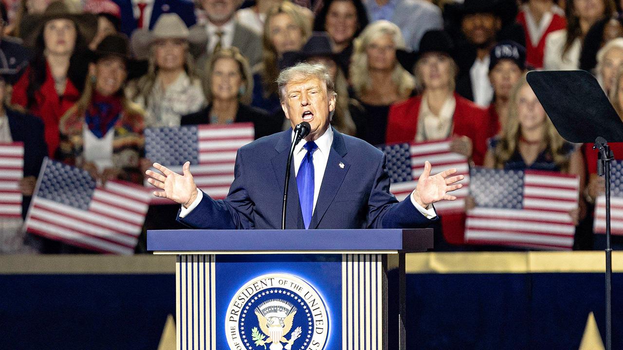 Image of Experts say the scenario of an 'administrative ghost' in Trump's orbit creates an accountability problem.