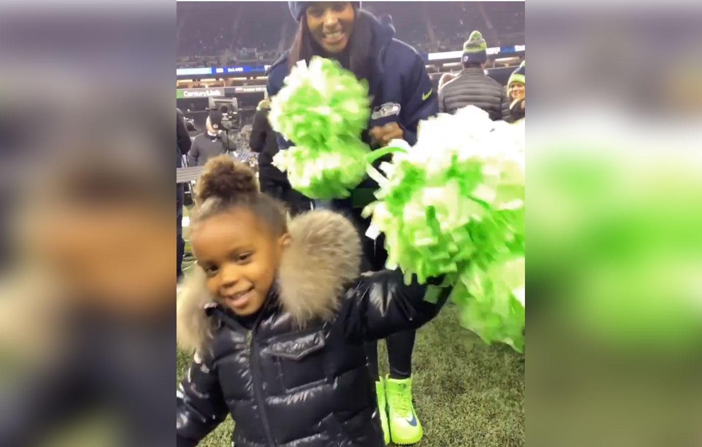 CIARA AND KIDS CHEER ON RUSSELL WILSON AT SEAHAWKS' SEASON-OPENING GAME