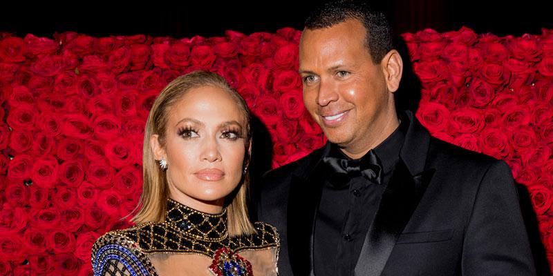 Alex-Rodriguez-Jennifer-Lopez-Roses-PP