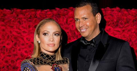 Alex-Rodriguez-Jennifer-Lopez-Roses-PP