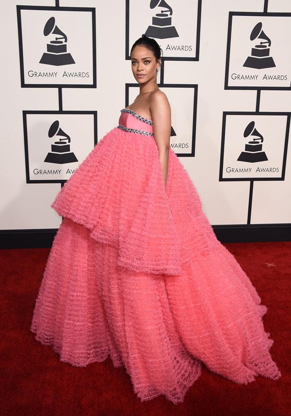 Rihanna 2015 grammy arrivals 04