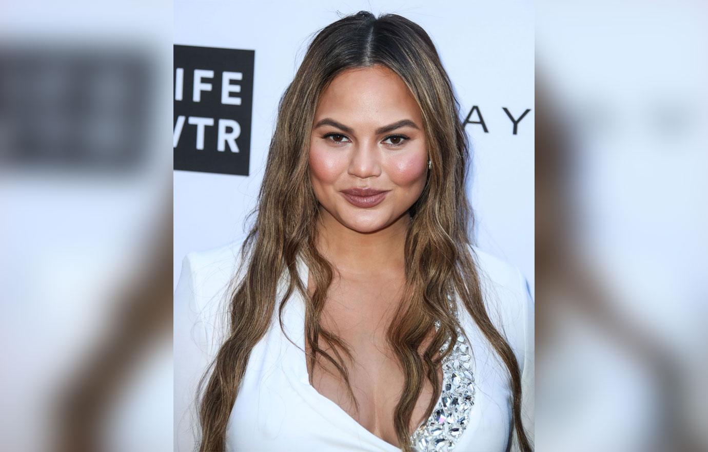 Chrissy teigen john legend outing