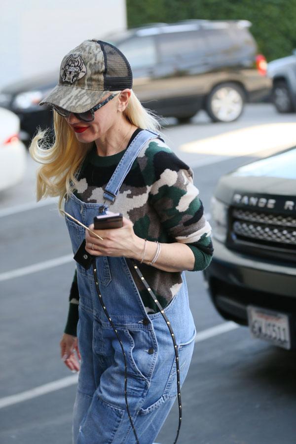 Gwen Stefani country outfit