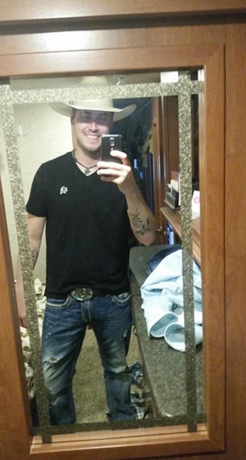 Jeremy calvert cowboy selfie no ring