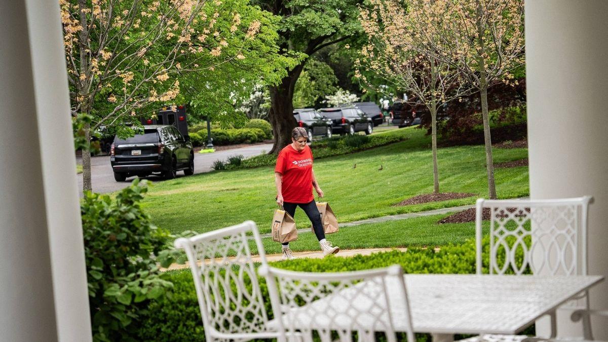 Image of The viral ‘DoorDash Grandma’ moment was revealed as a PR stunt.