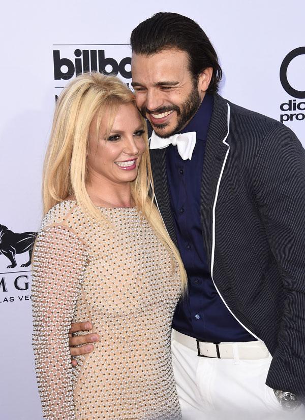 Britney spears charlie ebersol billboard music awards 01