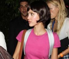 2009__11__35354pcn_alba05 225×194.jpg