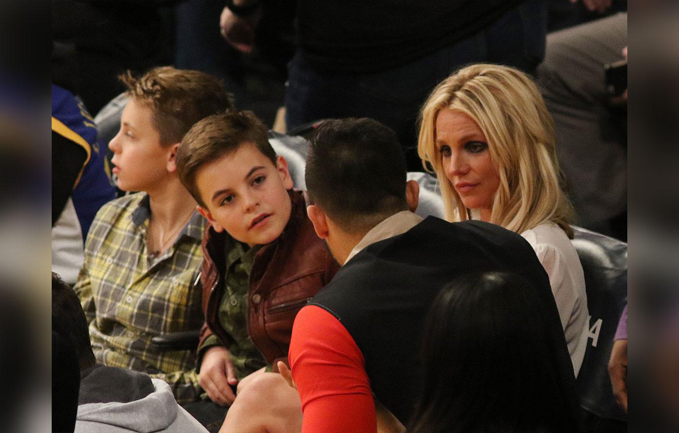 Britney spears son pranks her after stealing her phone 5