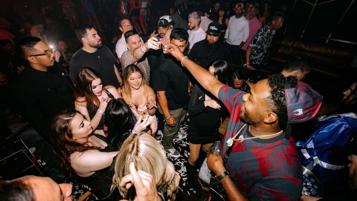 ufc stars nba champs and a mormon wives star las vegas nightlife goes into overdrive