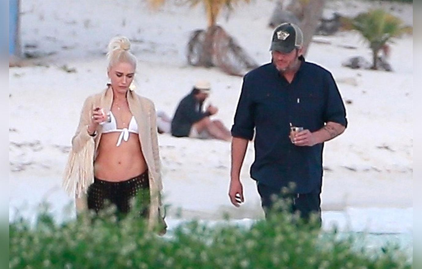 Gwen stefani blake shelton mexico beach 6