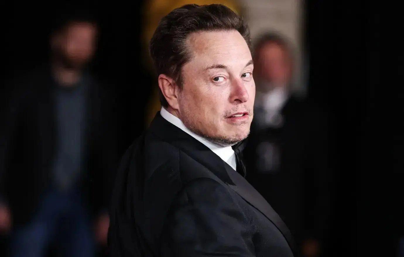 donald trump elon musk no respect supporters michael keaton insists