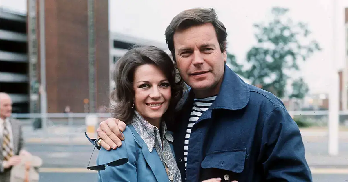 Photo of Natalie Wood and Robert Wagner