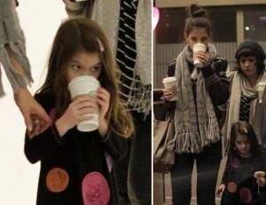 2011__02__katie_holmes_feb3_30a 300×231.jpg