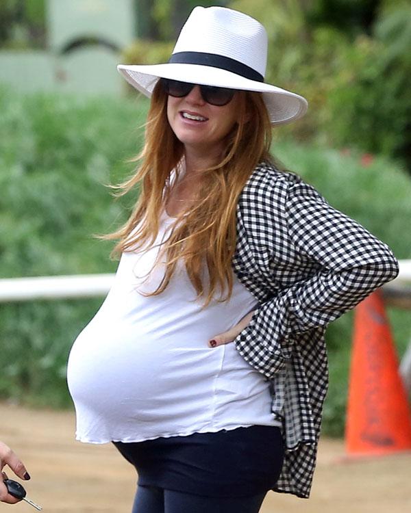 Isla fisher baby boy 04