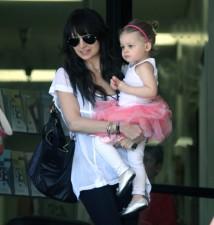 2010__04__095_Richie_Nicole_April8a 214×225.jpg