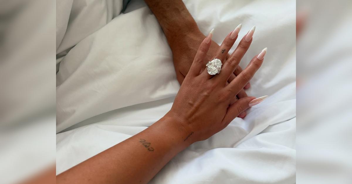 Image of Cristiano Ronaldo's fiancée showed off her shiny engagement ring via Instagram.