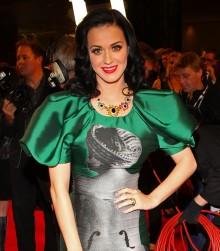 2011__05__Katy_Perry_May4newsnea 220×300.jpg