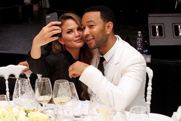 Chrissy tiegen john legend pregnant 00