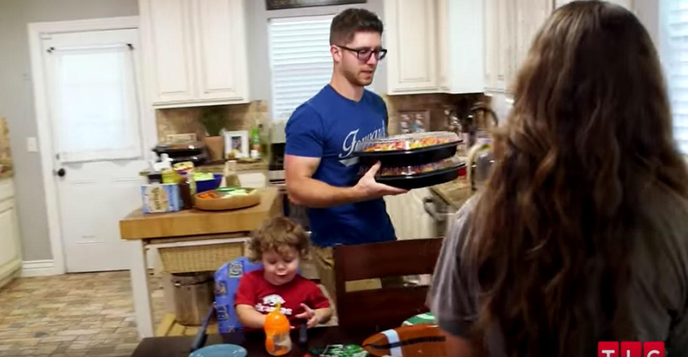 Fans troll jessa duggar hosting skills 06