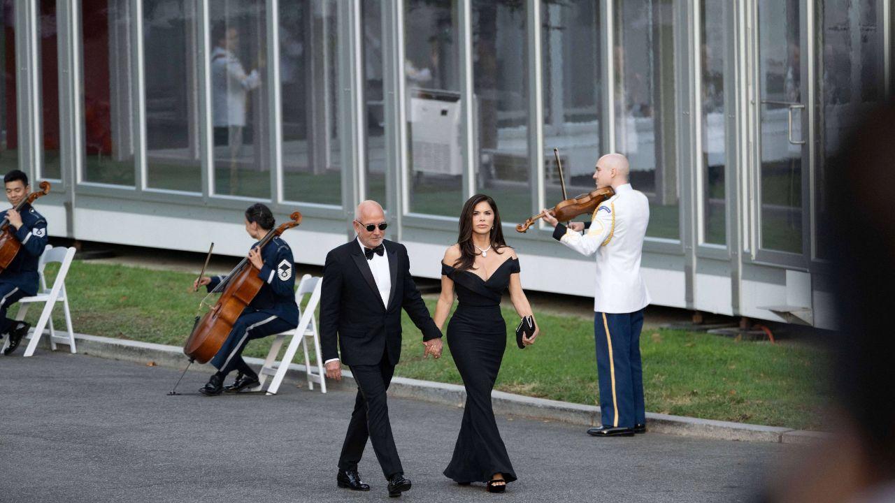 image of Social media critics questioned whether Lauren Sánchez's revealing ensemble was appropriate for a White House state dinner.