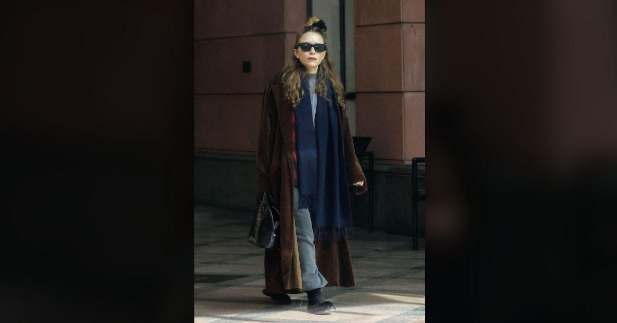 Image of Mary-Kate Olsen keeps a low profile.