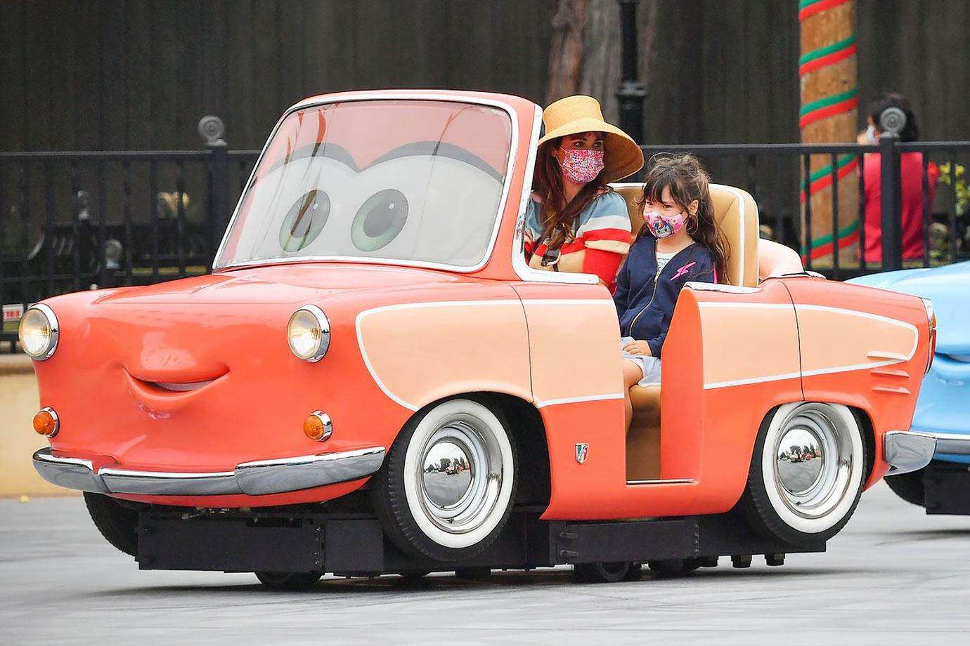 zooey deschanel jonathan scott kids disneyland