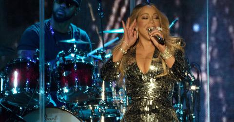 mariah carey silver dress quebec