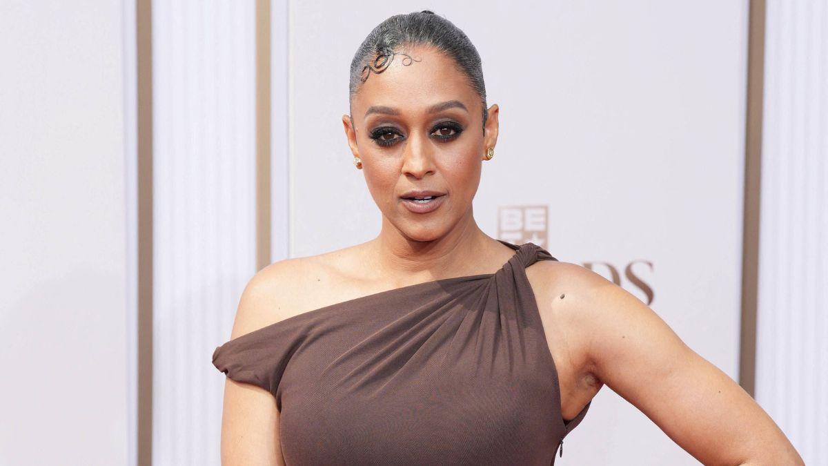 Image of Tia Mowry revealed she and Javon'e Williams meditate together every Wednesday.
