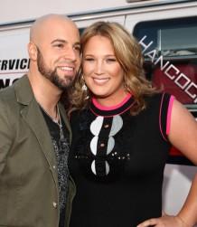 2010__11__Chris_Daughtry_Deanna_Daughtry_Nov18newsne 218×300.jpg