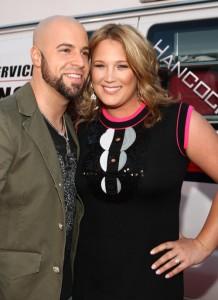 2010__11__Chris_Daughtry_Deanna_Daughtry_Nov18newsne 218×300.jpg