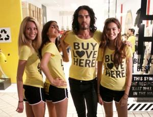 2010__05__Russell_Brand_May28_main 300&#215;229.jpg