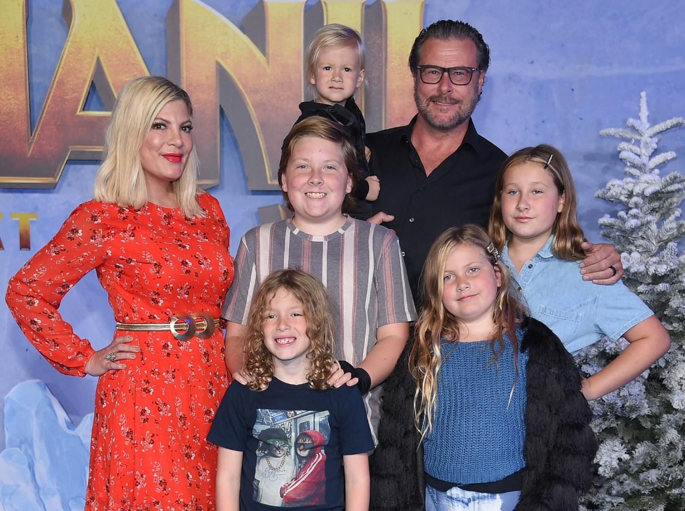 tori spelling fires back trolls shamed kids casual concert outfits