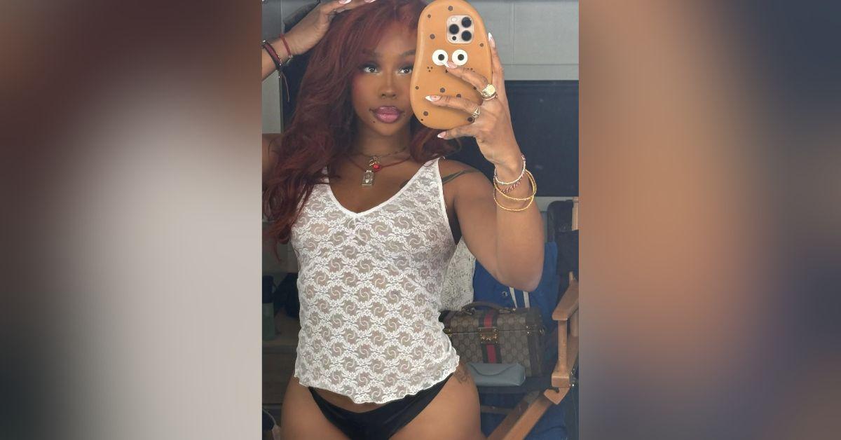Image of SZA frequently exposes her body online.