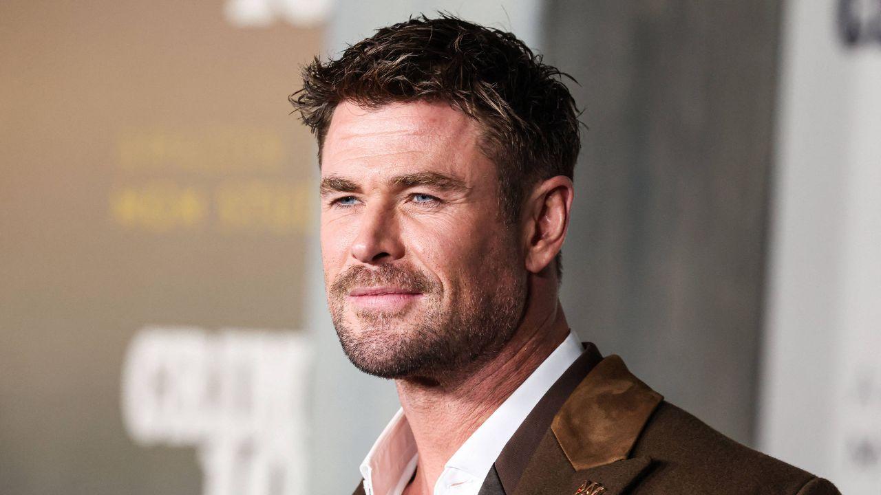 best celebrity beards chris hemsworth keanu reeves