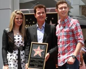 2011__05__Lauren_Alaina_Scotty_McCreery_May24news 300×240.jpg