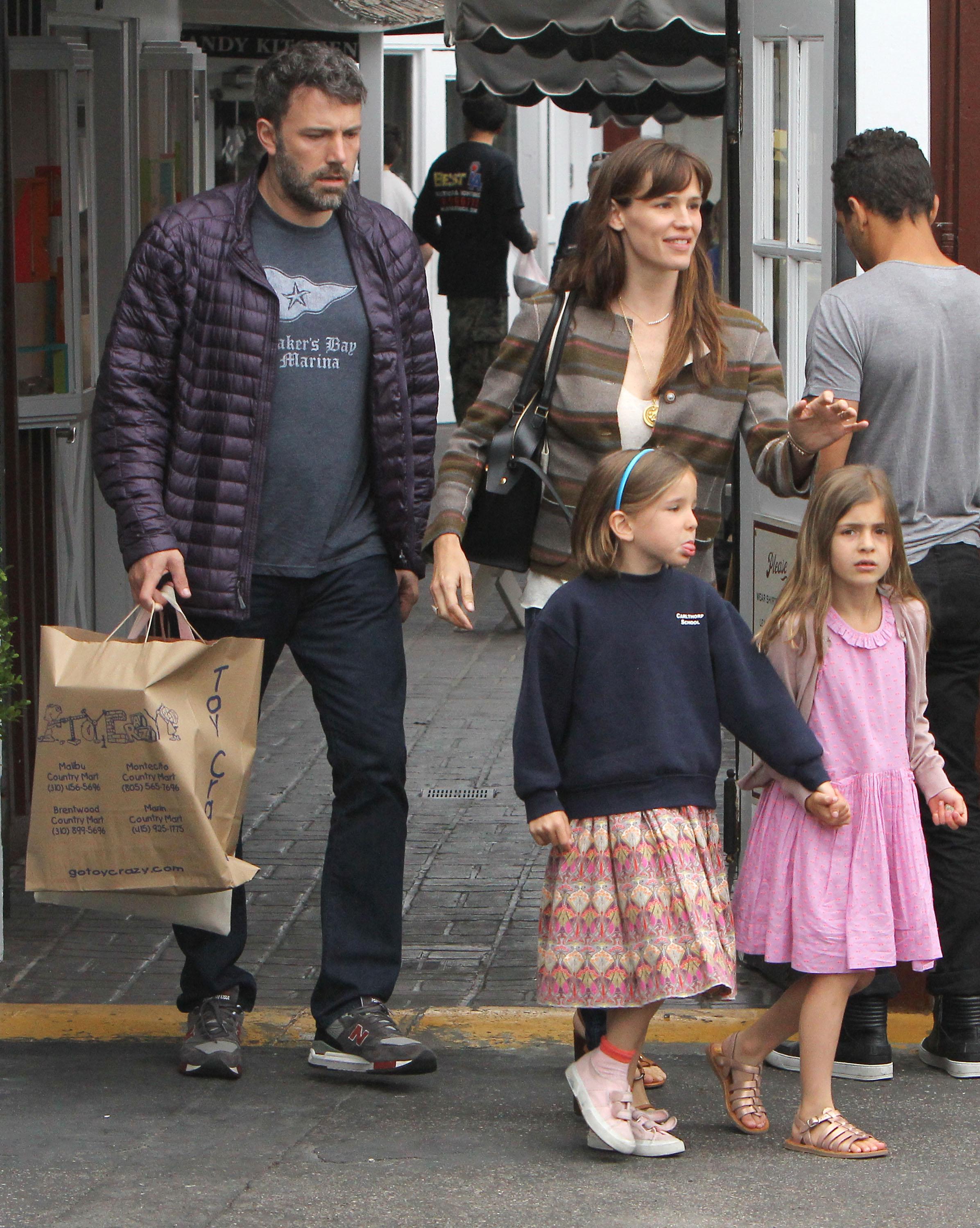 Ben Affleck &amp; Jennifer Garner Take Seraphina Toy Shopping