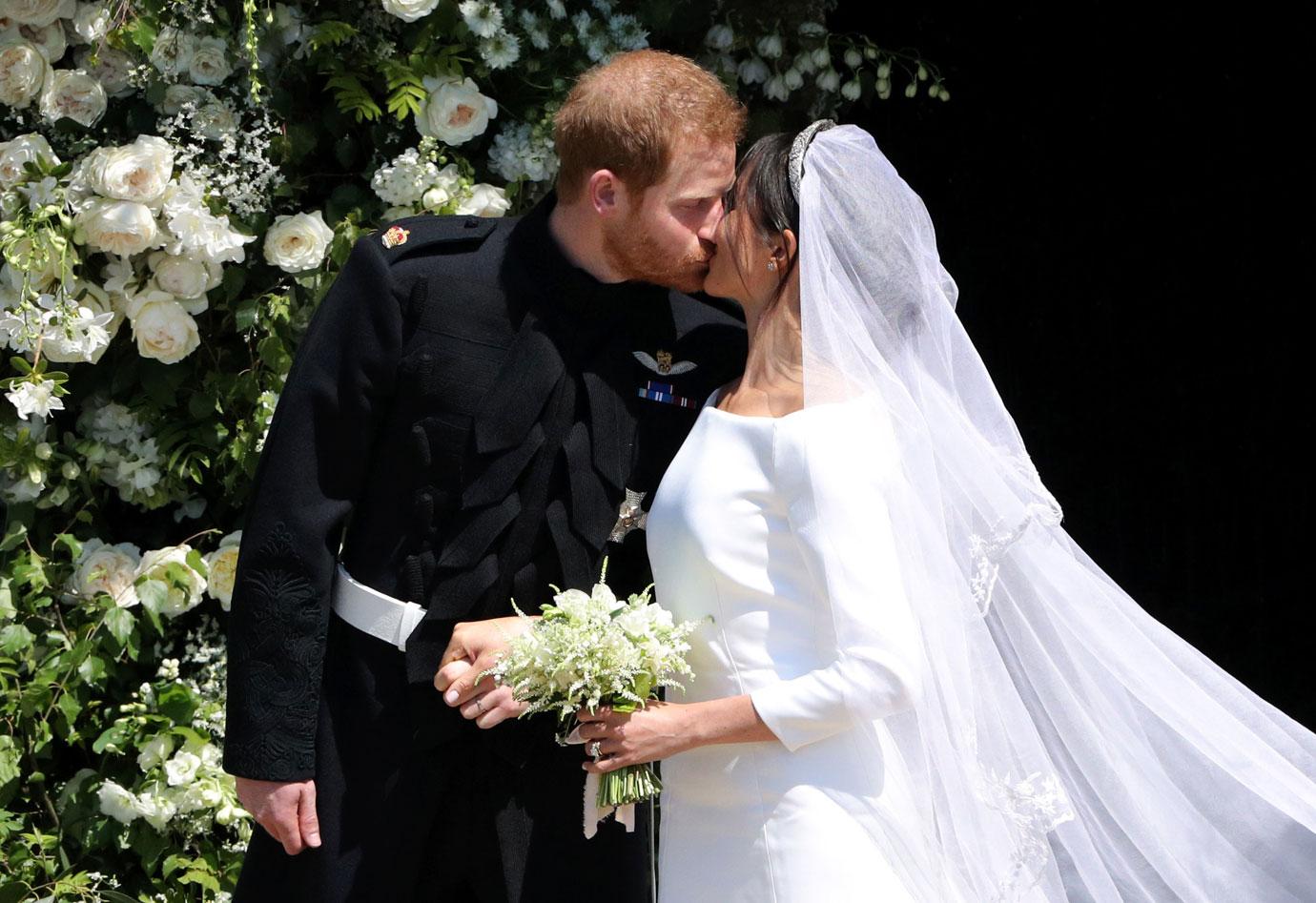 meghan markle distant brother thomas apologizes urging prince harry call off royal wedding