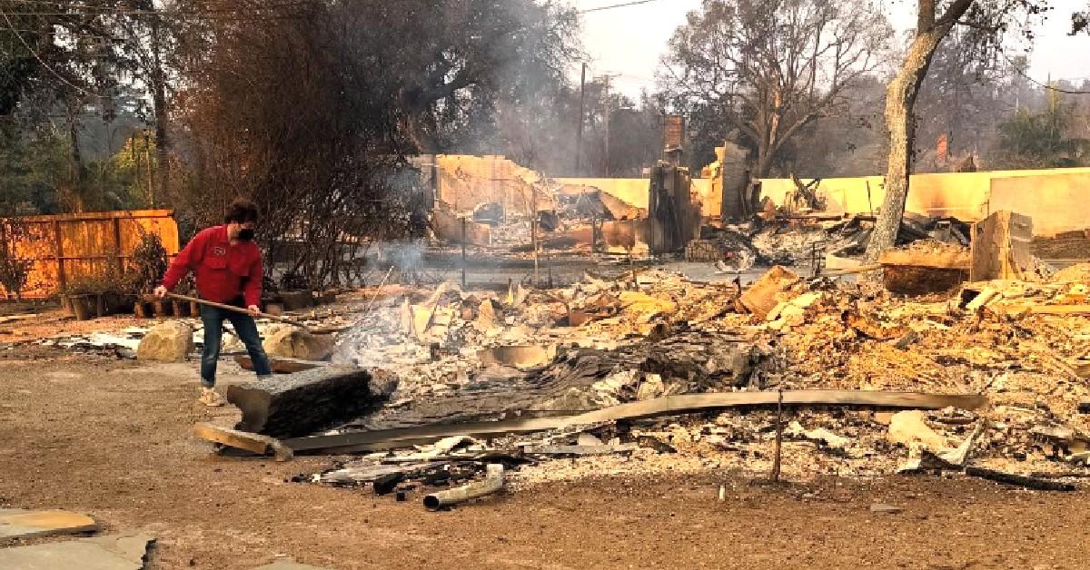 mandy moore photos aftermath terrifying la wildfires home not liveable