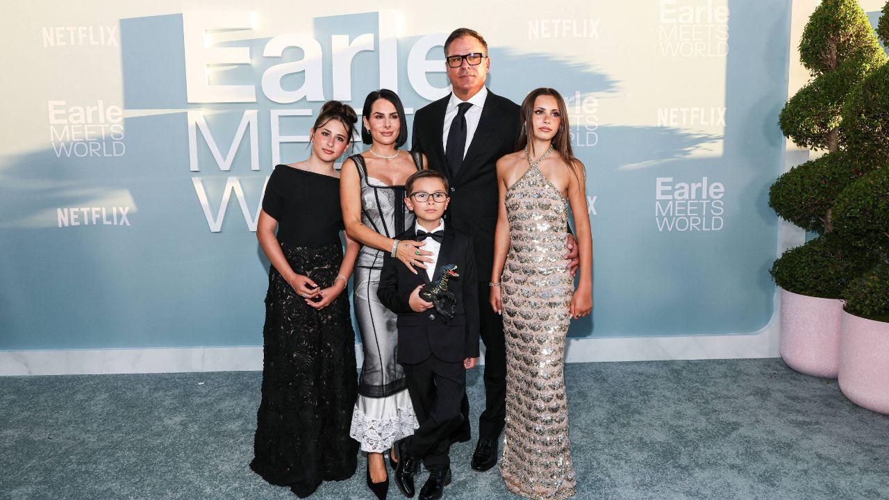 Image of Ashley Earle and her family.