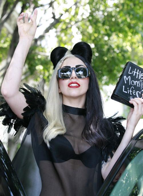 2011__07__Lady_Gaga07272011O_ _1.jpg